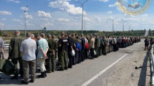 У Запорізькій області відбувся найбільший обмін полоненими: визволені 144 військових, 95 з них – захисники «Азовсталі», – ФОТО, ВИДЕО