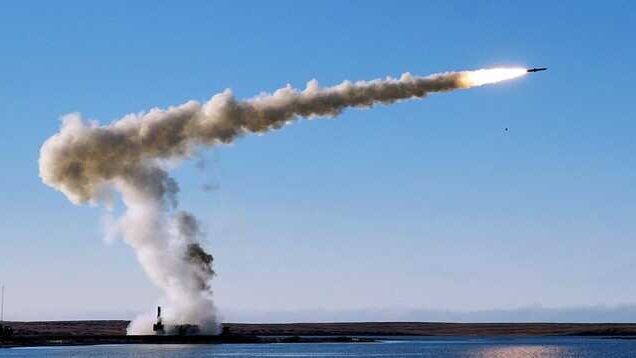 Над Запорожской областью ПВО сбила российские ракеты, которые запустили из Каспийского моря