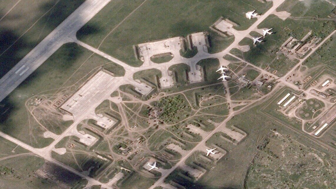 ВСУ помешали оккупантам восстановить аэродром в Мелитополе