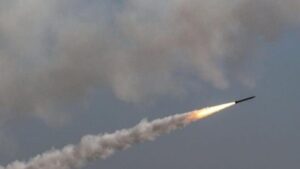 Рашисты нанесли ракетный удар по селу в Запорожском районе: двое пострадавших