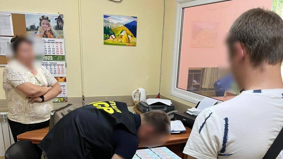 У Запоріжжі затримали декана одного з університетів в момент отримання хабара, - ФОТО