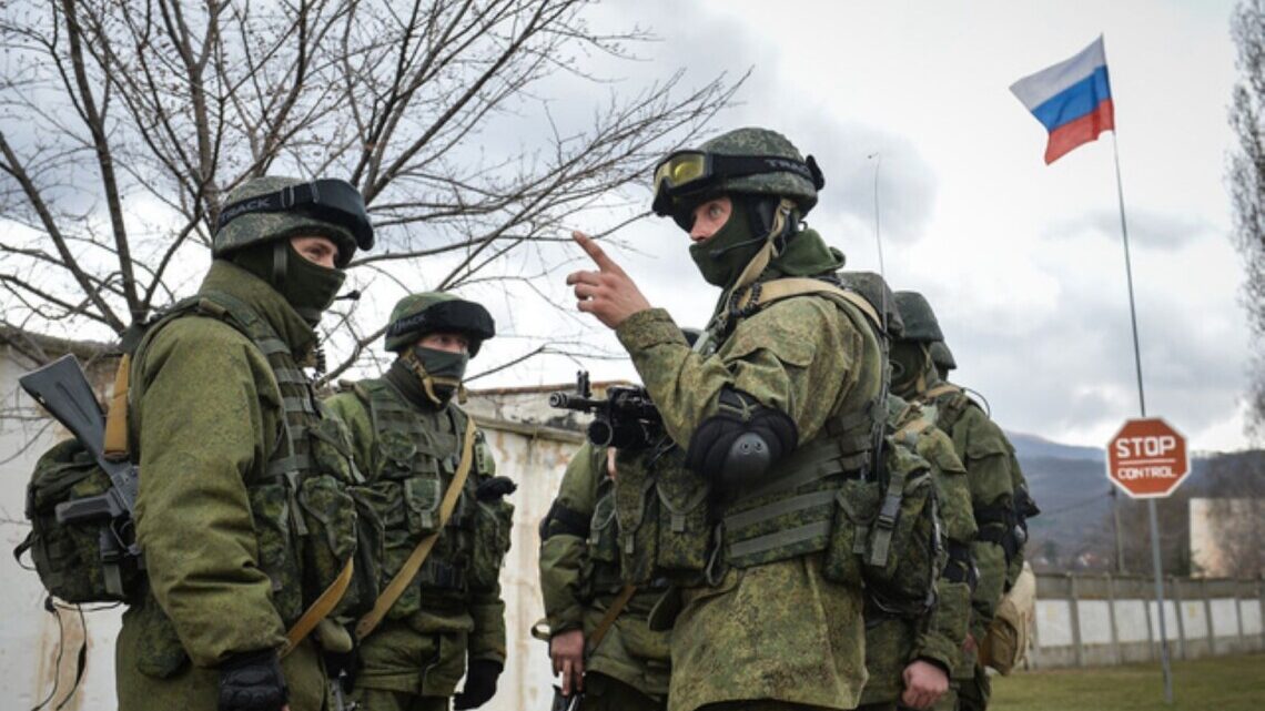 На оккупированной территории Запорожской области захватчики заставляют мирных жителей получать российские паспорта