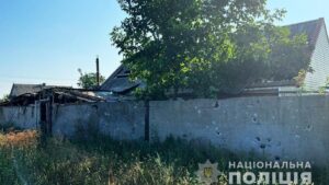Повреждены дома, школа и ангары: оккупанты продолжают обстреливать мирные населенные пункты Запорожской области, – ФОТО