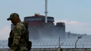 Российские военные остаются на территории Запорожской АЭС с оружием и боеприпасами, – Энергоатом