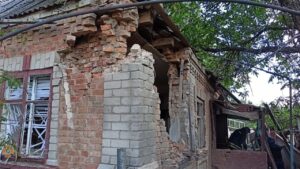 В Запорожской области спасатели продолжают ликвидировать последствия российских обстрелов