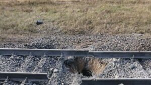 На Запоріжжі розбили залізничну станцію, через яку окупанти возили боєприпаси та техніку з Криму, – ФОТО