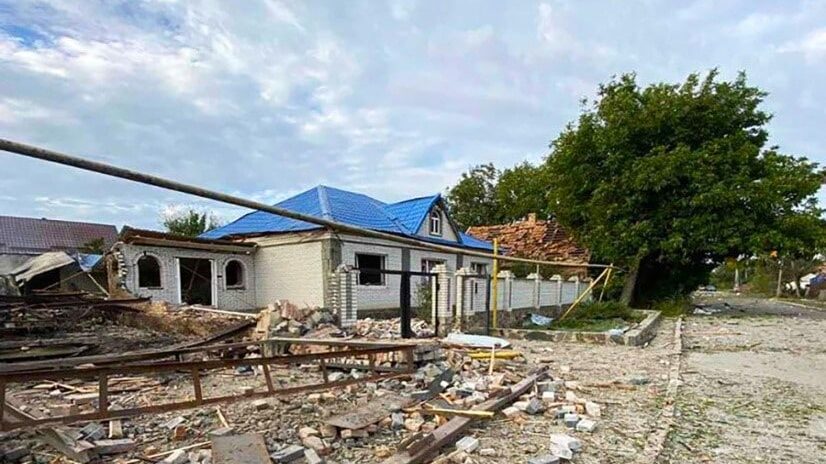 Окупанти продовжують обстрілювати Запорізьку область: зруйновані будинки та дитсадок, є загиблий серед жителів, – ФОТО