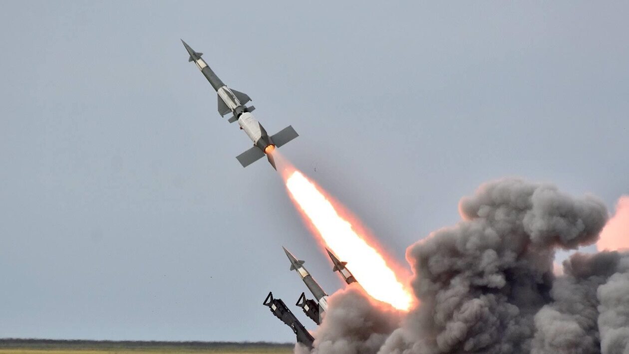 Російські війська завдали черговий ракетний удар по передмістю Запоріжжя, – ФОТО 