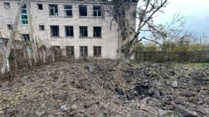 Російські терористи завдали ракетний удар по передмістю Запоріжжя: зруйнована спеціалізована школа