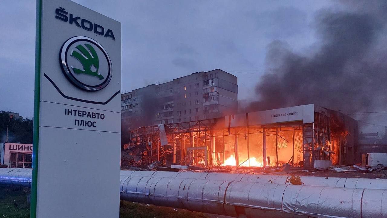 Рашисты нанесли ракетный удар по Запорожью: повреждены объекты инфраструктуры, учебное заведение, медучреждение и дома – есть пострадавший, – ФОТО