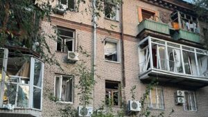 Ракетный удар по Запорожью повредил более 40 многоэтажек и домов: некоторые из них – полностью разрушены, – ФОТО