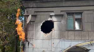Враг нанес ракетный удар по Запорожью: пострадали жилые дома, – ФОТО