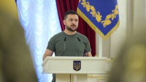Троє запорізьких волонтерів отримали нагороду від Президента України