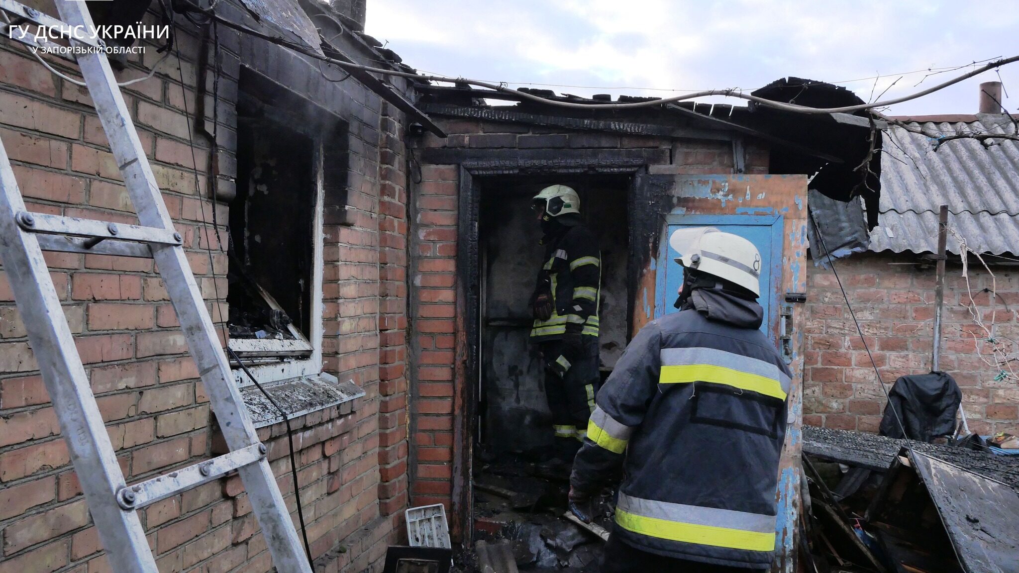 В Запорожье в результате пожара в частном доме погиб 2-летний ребенок, – ФОТО, ВИДЕО