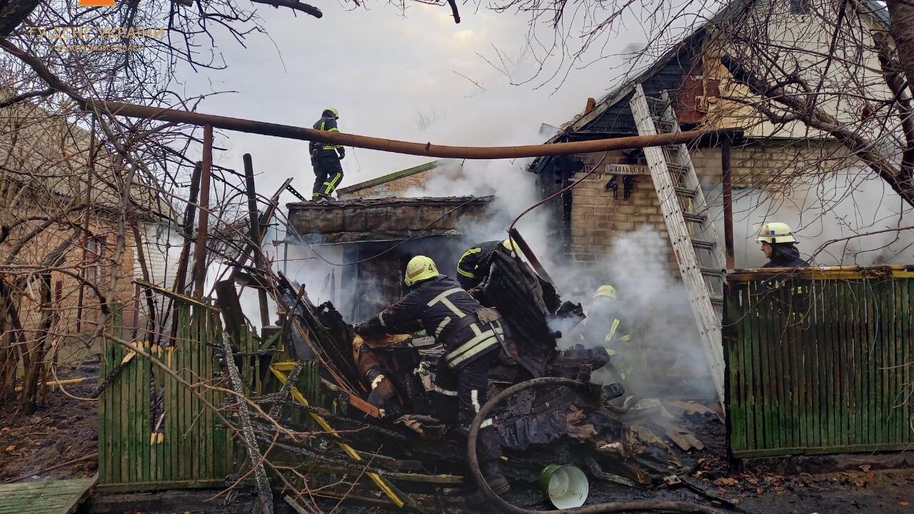 В Шевченковском районе Запорожья горел частный дом, – ФОТО