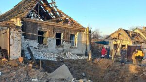 Ночью российская армия снова ударила по пригороду Запорожья: разрушены три дома, еще несколько повреждены, – ФОТО