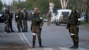 Перекрывали целые микрорайоны: в Запорожской области враг обыскивает дома людей