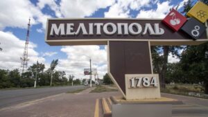 В оккупированном Мелитополе произошла «бавовна» в железнодорожном депо, через которое захватчики перевозили технику и боеприпасы