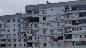 Под Запорожьем рашисты обстреляли многоэтажки Степногорска, – ФОТО