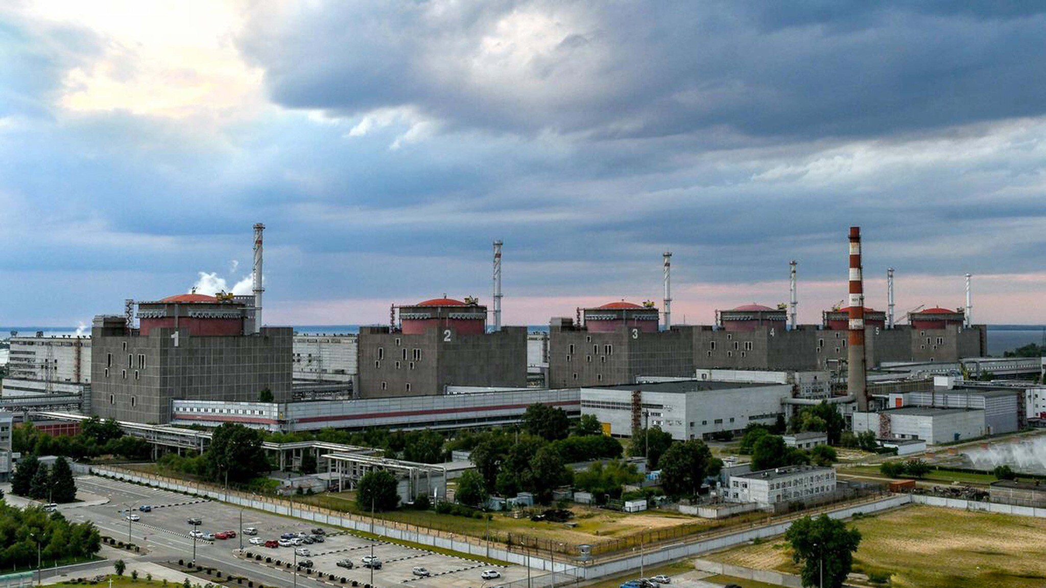 Из-за массированного ракетного удара полностью обесточена Запорожская АЭС: станция работает на дизельных генераторах