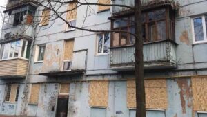 В Запорожье в результате ракетного удара, кроме разрушенной, повреждены еще 15 многоэтажек, – ФОТО