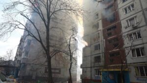«Стратегическая цель для страны-террориста»: рашисты ударили двумя ракетами по многоэтажке в Запорожье, – ФОТО, ВИДЕО