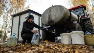 Прифронтове Запоріжжя – без води: як влада, волонтери та рятувальники допомагають людям в умовах війни