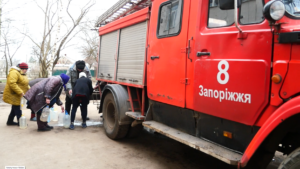 Запорізькі рятувальники з початку вторгнення РФ доставили у прифронтові населені пункти понад 5 млн літрів води