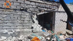 Днем враг нанес удар по Запорожской области: возник пожар в жилом доме