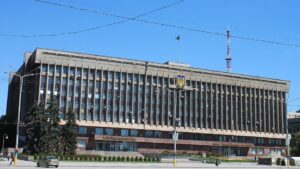 Глава ЗОВА анонсировал масштабные кадровые сокращения в Запорожском областном совете и объединение коммунальных учреждений
