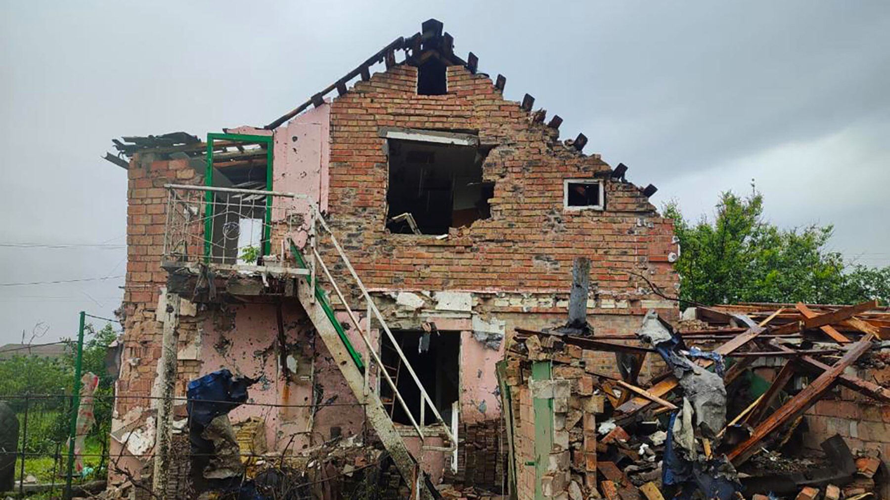 Знищують будинки людей: 189 ударів завдали військові РФ по Запорізькій області, — ФОТО