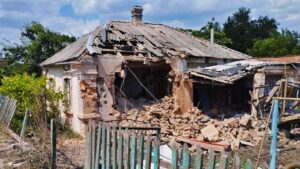 Наносили удары ракетами С-300 и управляемыми авиабомбами: последствия вражеской атаки по Запорожской области, — ФОТО