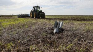 Екологічна інспекція підрахувала суму збитків від забруднення ґрунтів та земель Запорізької області внаслідок російських обстрілів