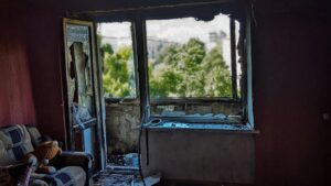 Сгорели дома, разрушены квартиры и повреждено укрытие: последствие вражеских обстрелов по Запорожской области, — ФОТО