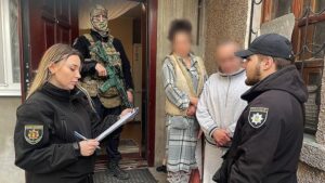 У Запоріжжі члени злочинного угруповання допомагали «ухилянтам» виїхати за кордон