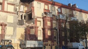 Ракетный удар по многоэтажке в Запорожье: завершен демонтаж поврежденных элементов дома, — ФОТО