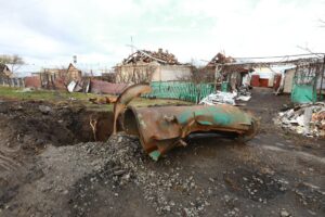 Після удару по селу Запорізького району пошкоджено 107 квартир та 33 будинки: люди ще не отримали допомогу, — ФОТО, ВІДЕО 