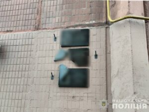 У Запоріжжі пошкодили дві меморіальні дошки на честь загиблих бійців: причетних розшукують