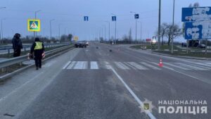 В Запорожье под колесами авто погибла женщина