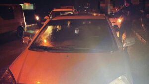 Вивезли чоловіка до лісосмуги та викрали авто: у Запоріжжі затримали зловмисників