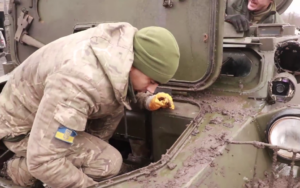 Ремонтные подразделения «Червоної Калини» показали, как возвращают к жизни боевые машины, — ВИДЕО
