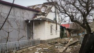 Обломки снарядов повредили дома: последствия вражеских обстрелов по Запорожской области, — ФОТО