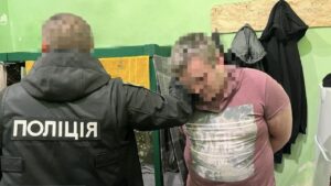 Житель Запоріжжя, будучи під вартою, продавав неіснуючий товар: зловмисник ошукав військових на 100 тис грн 