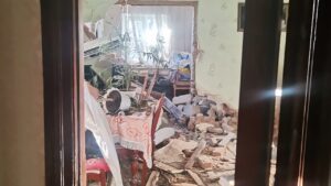 Зруйновано стіни будинків, поранено людей: наслідки ворожих обстрілів по Запорізькій області, — ФОТО