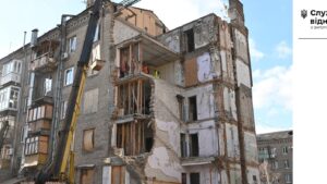 В Запорожье продолжается восстановление шести пострадавших в результате ракетных атак многоэтажек: на каком этапе работы, — ФОТО