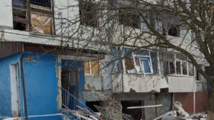 Побиті фасади та дахи будинків: наслідки ворожих обстрілів по Запорозькій області, — ФОТО