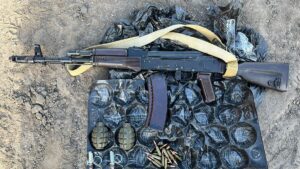 Гранаты, автоматы и патроны: житель Запорожской области сбывал оружие и боеприпасы, — ФОТО