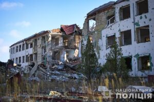 При обстреле Запорожской области были повреждены многоэтажки, разрушены церковь и спортшкола, — ФОТО