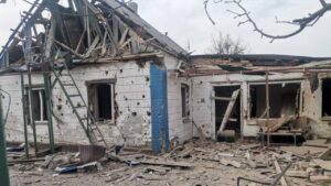 Враг нанес 323 удара по Запорожской области: разрушены дома людей