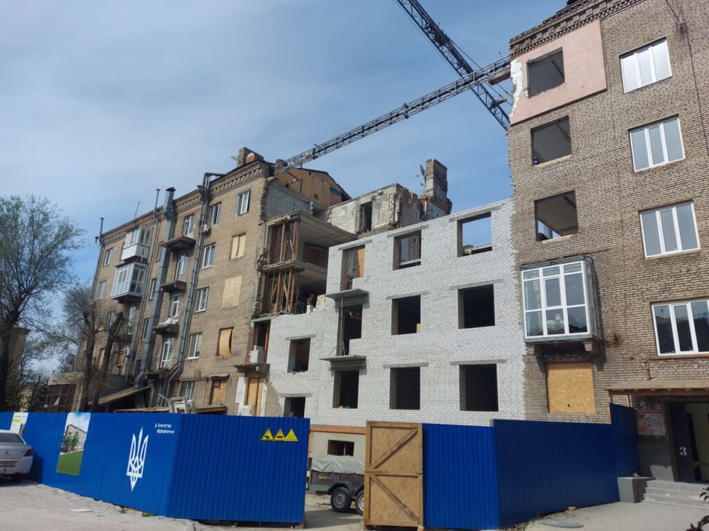 вул. Незалежної України, 80/Якова Новицького, 3